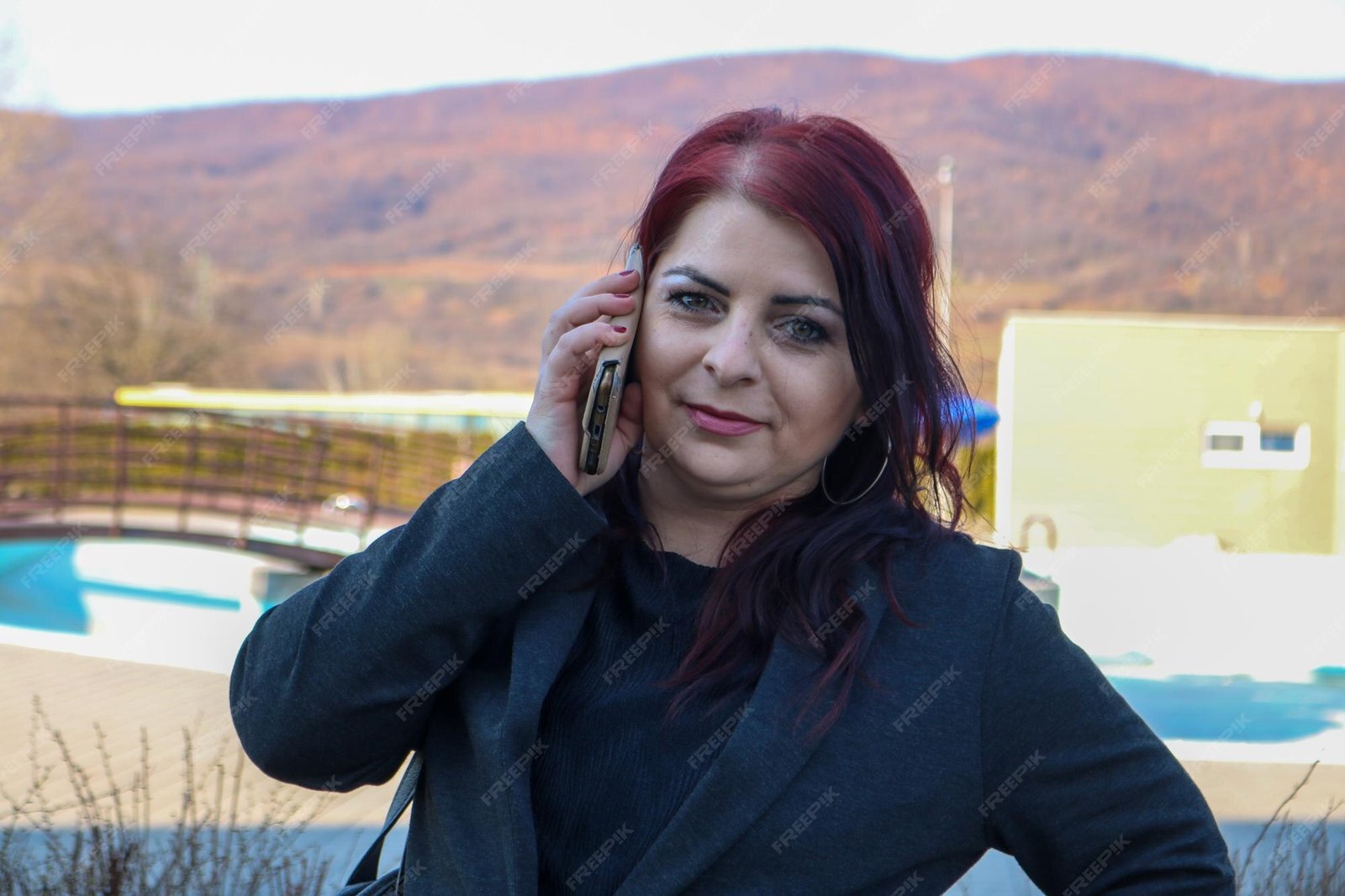 portrait-young-woman-looking-away_1048944-16397370